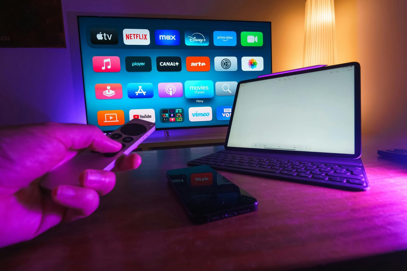 Pourquoi l’IPTV révolutionne le divertissement en France et dans les DOM-TOM