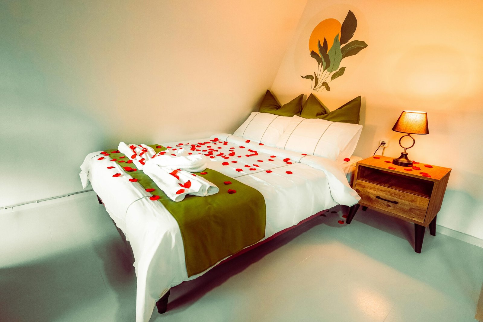 Pourquoi les love rooms avec jacuzzi connaissent un tel succès auprès des couples