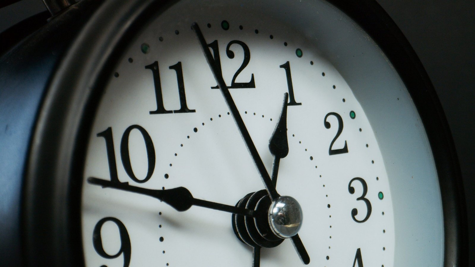 Global debt clock : comprendre la dette mondiale avec Aztecoin